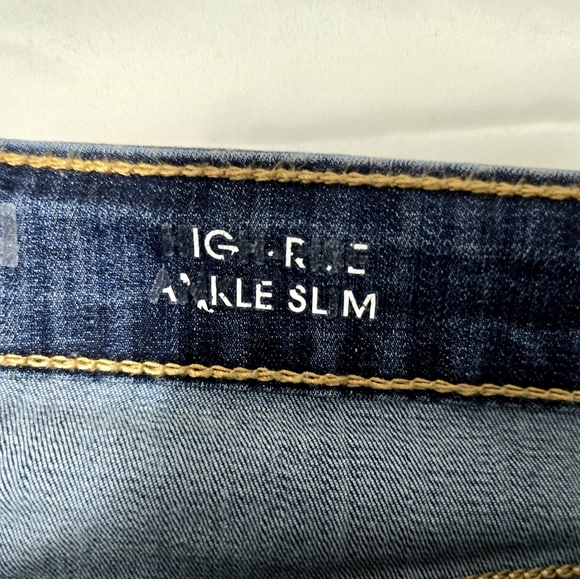 Levis Denizen High Rise Ankle Jean. Size 10/30 - Picture 3 of 13